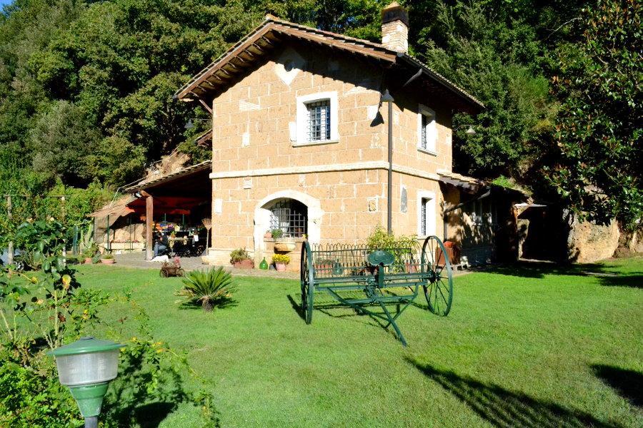 ホテルAgriturismo La Sorgente Di Nepi エクステリア 写真