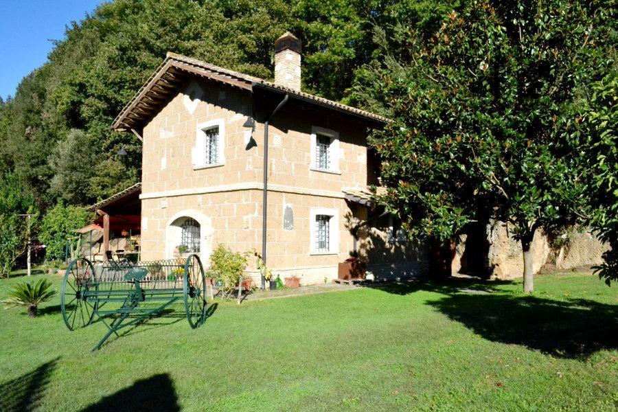 ホテルAgriturismo La Sorgente Di Nepi エクステリア 写真
