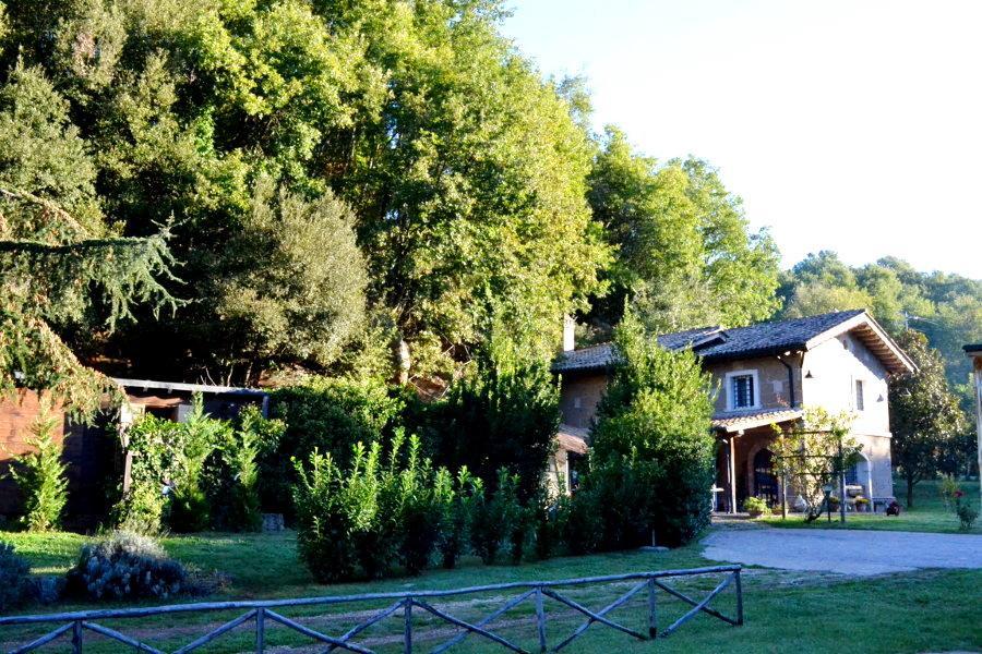 ホテルAgriturismo La Sorgente Di Nepi エクステリア 写真