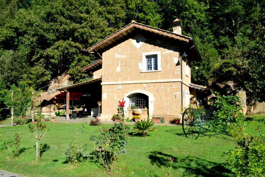 ホテルAgriturismo La Sorgente Di Nepi エクステリア 写真