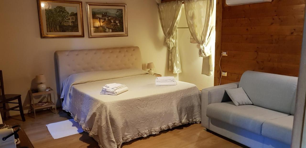 ホテルAgriturismo La Sorgente Di Nepi エクステリア 写真